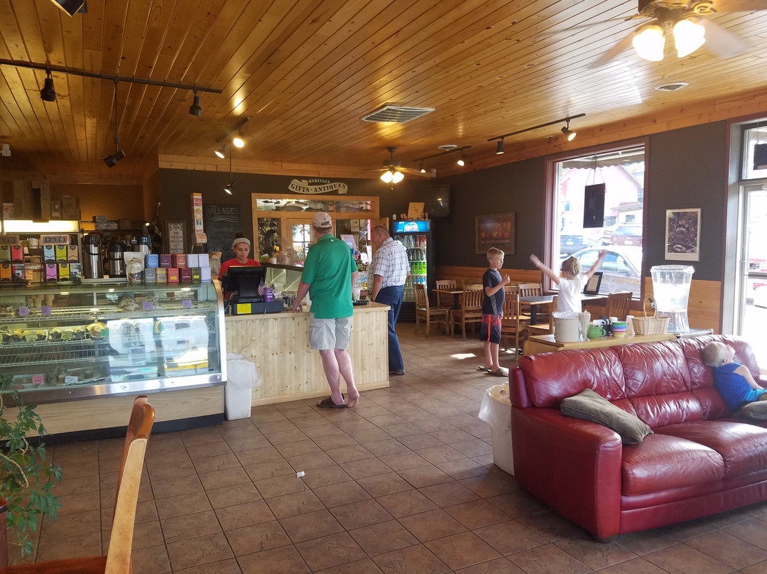 Akeley旅游景点-Heritage Arts, Gifts & Antiques