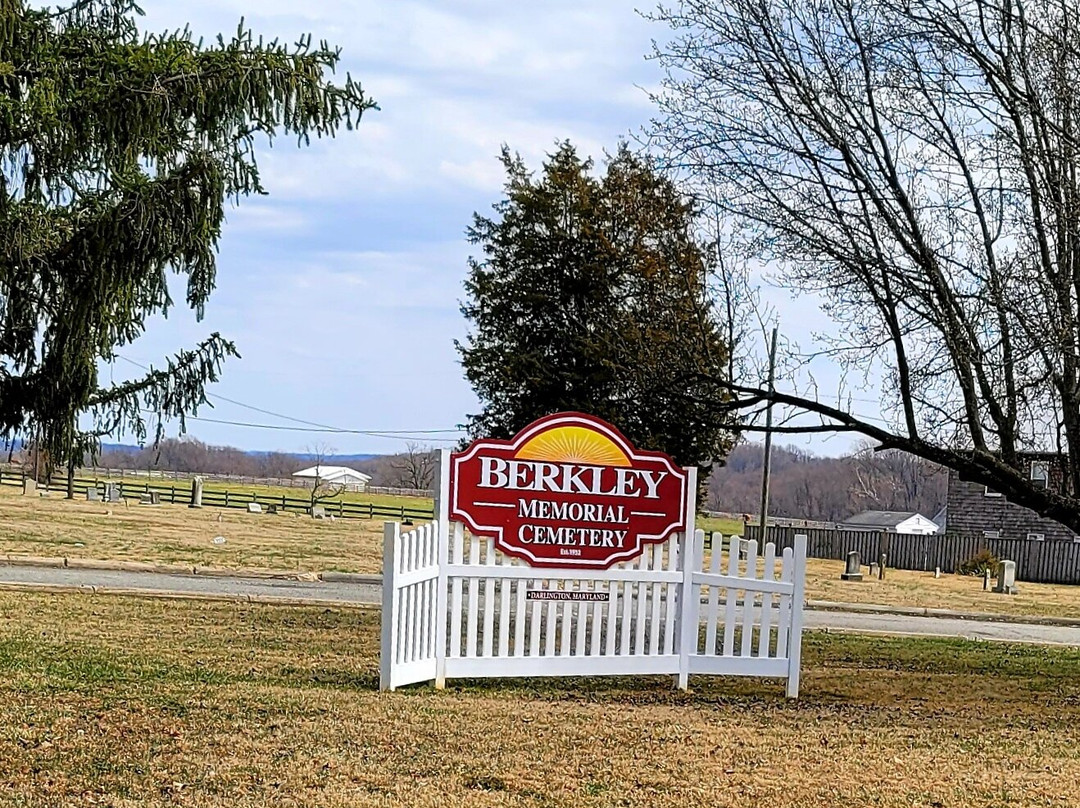 Berkley Crossroads Historic District景点图片