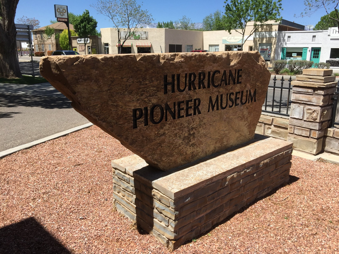Hurricane Valley Pioneer Museum景点图片