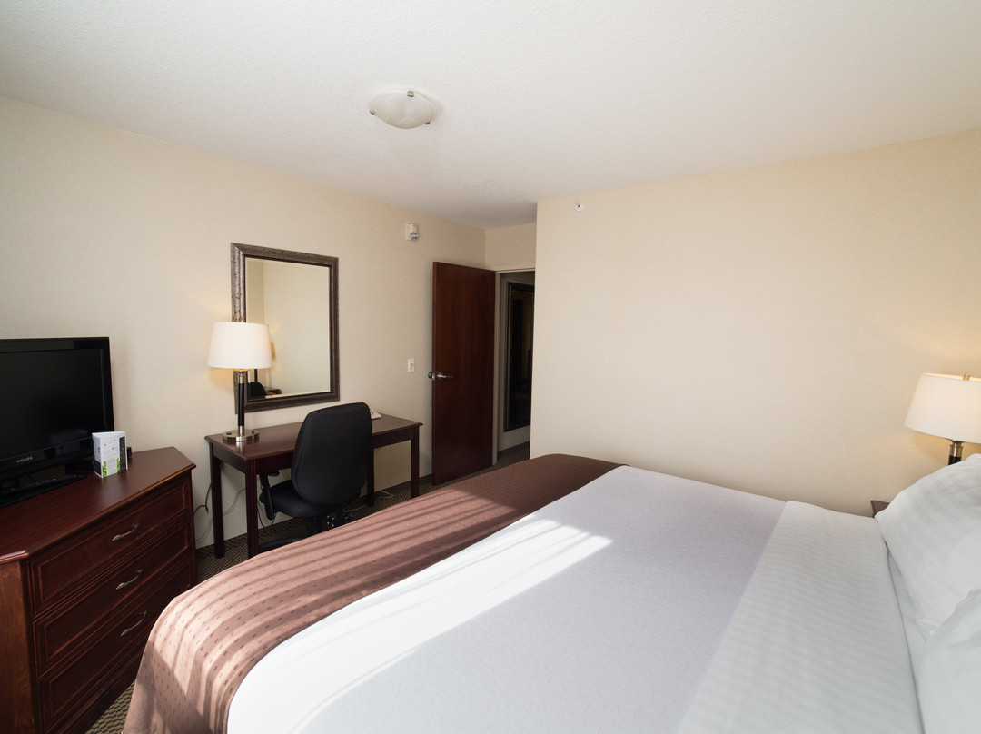 Holiday Inn & Suites Lloydminster By IHG主图