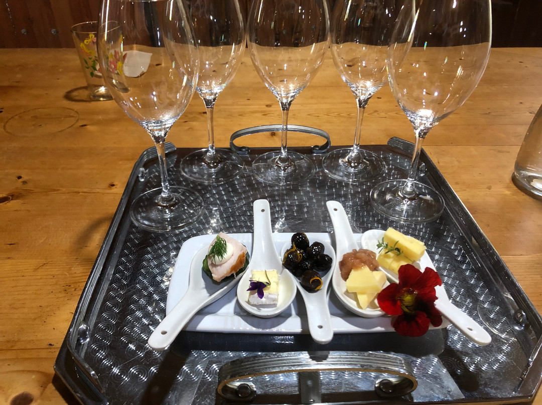 Oranje Tractor Wine-奥尔巴尼必去景点