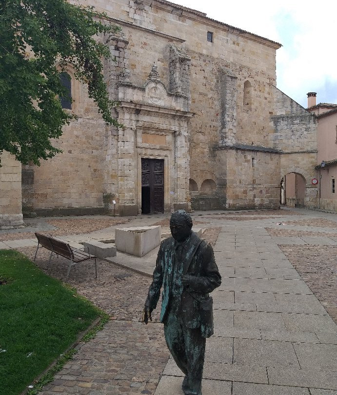 Monumento a Herminio Ramos-萨莫拉必去景点