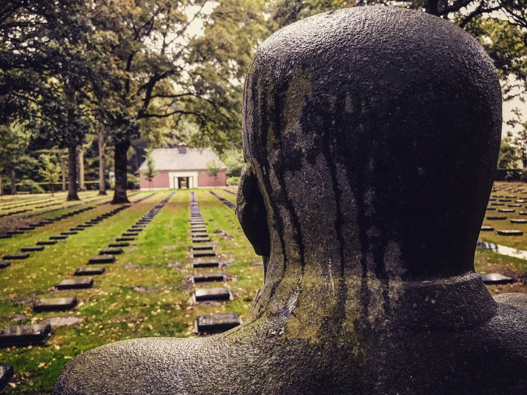 Vladslo German War Cemetery景点图片