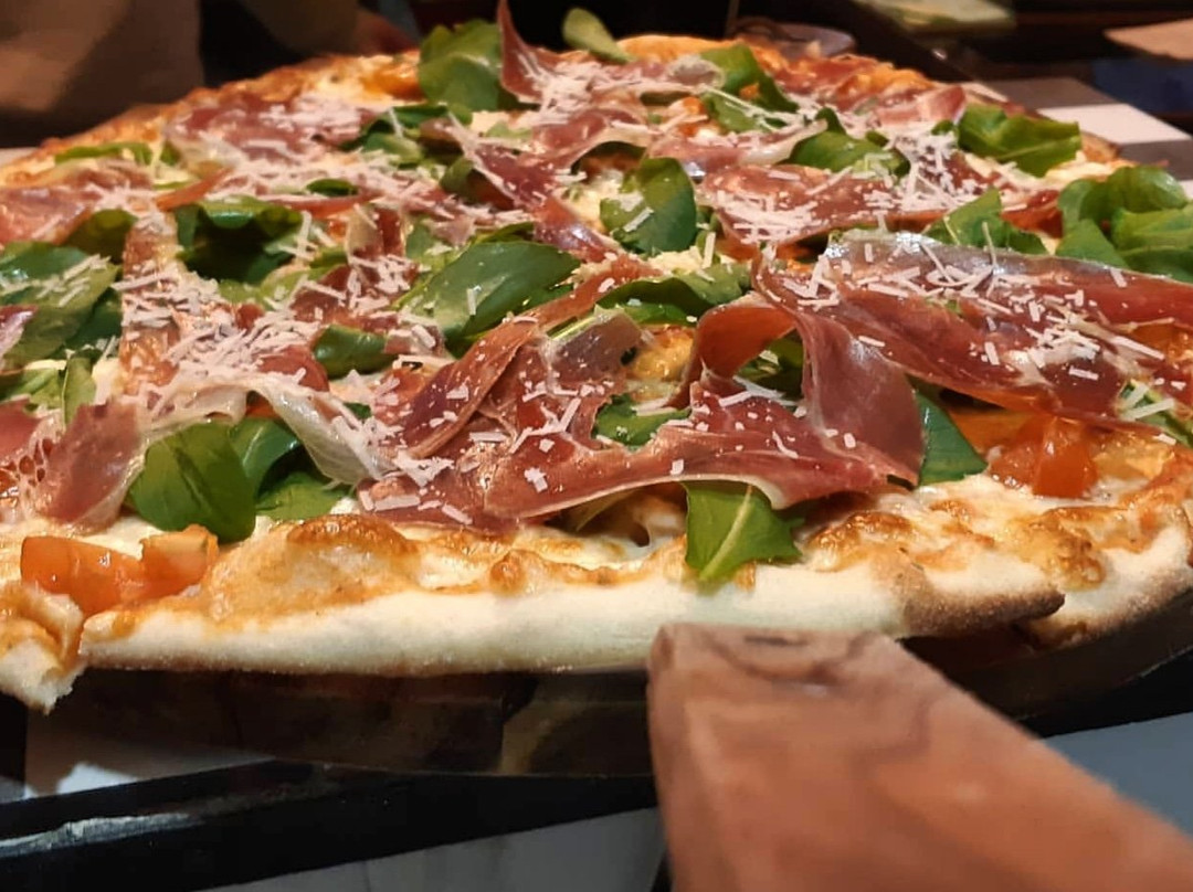 Bravos Pizzas & Drinks