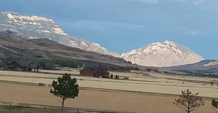 Margo's Mountain Suite-官方