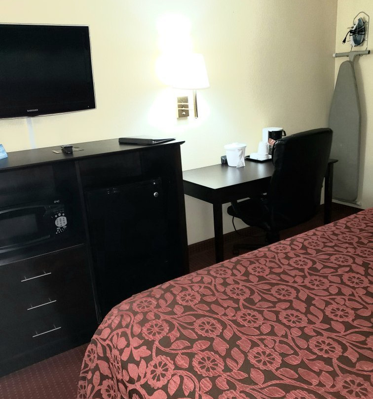 Days Inn and Suites by Wyndham Des Moines Airport主图