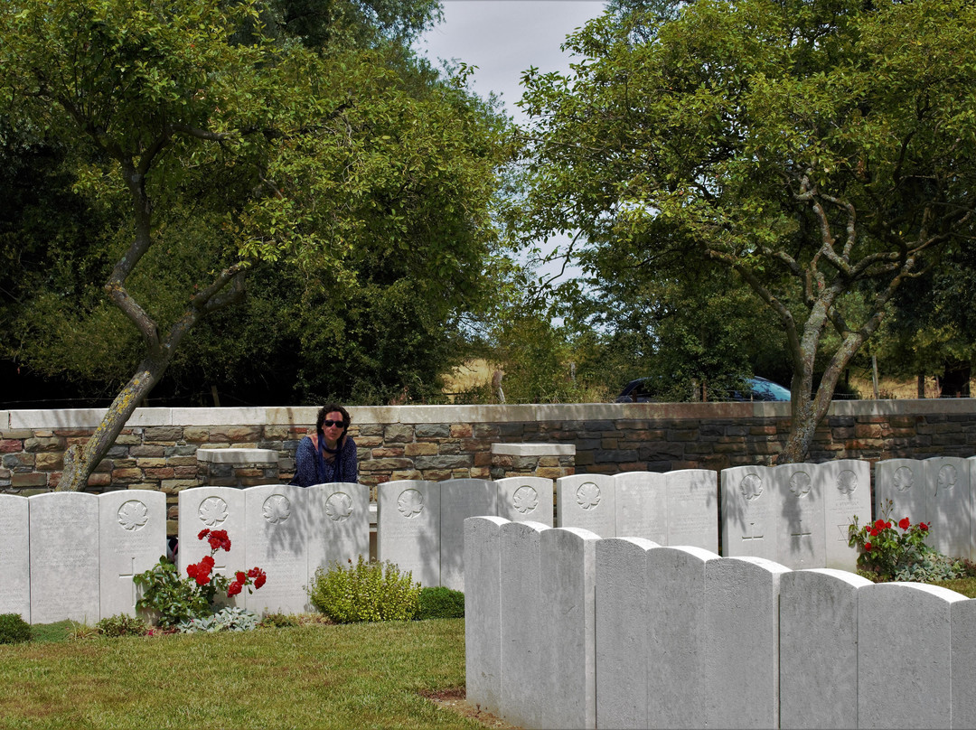 Givenchy-en-Gohelle Canadian Cemetery景点图片