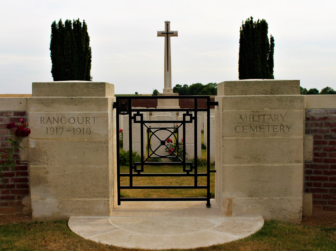 Rancourt Military Cemetery景点图片