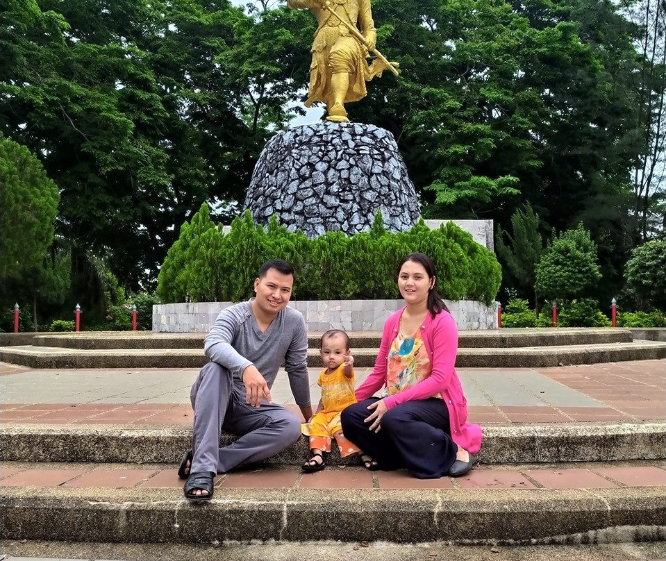 Statue of King Bayinnaung-高东县必去景点