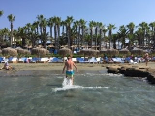 格兰德度假酒店主图