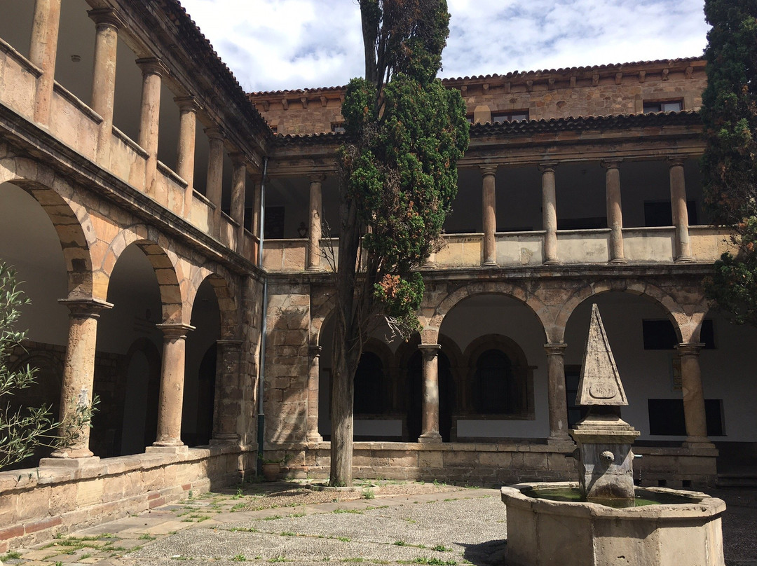 Church of San Nicolas de Bari-阿维莱斯必去景点