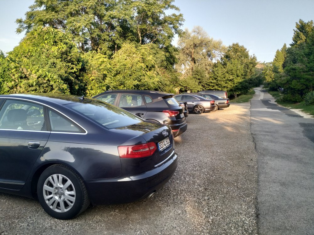 巴戴尔酒店主图