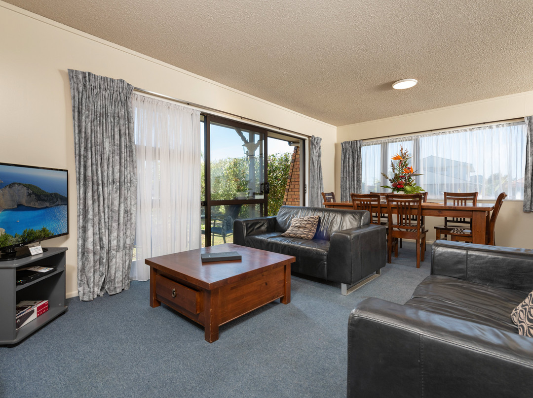 石庭汽车旅店主图