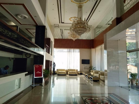 Treebo Premium Pearl Avenue 宴会厅和草坪主图