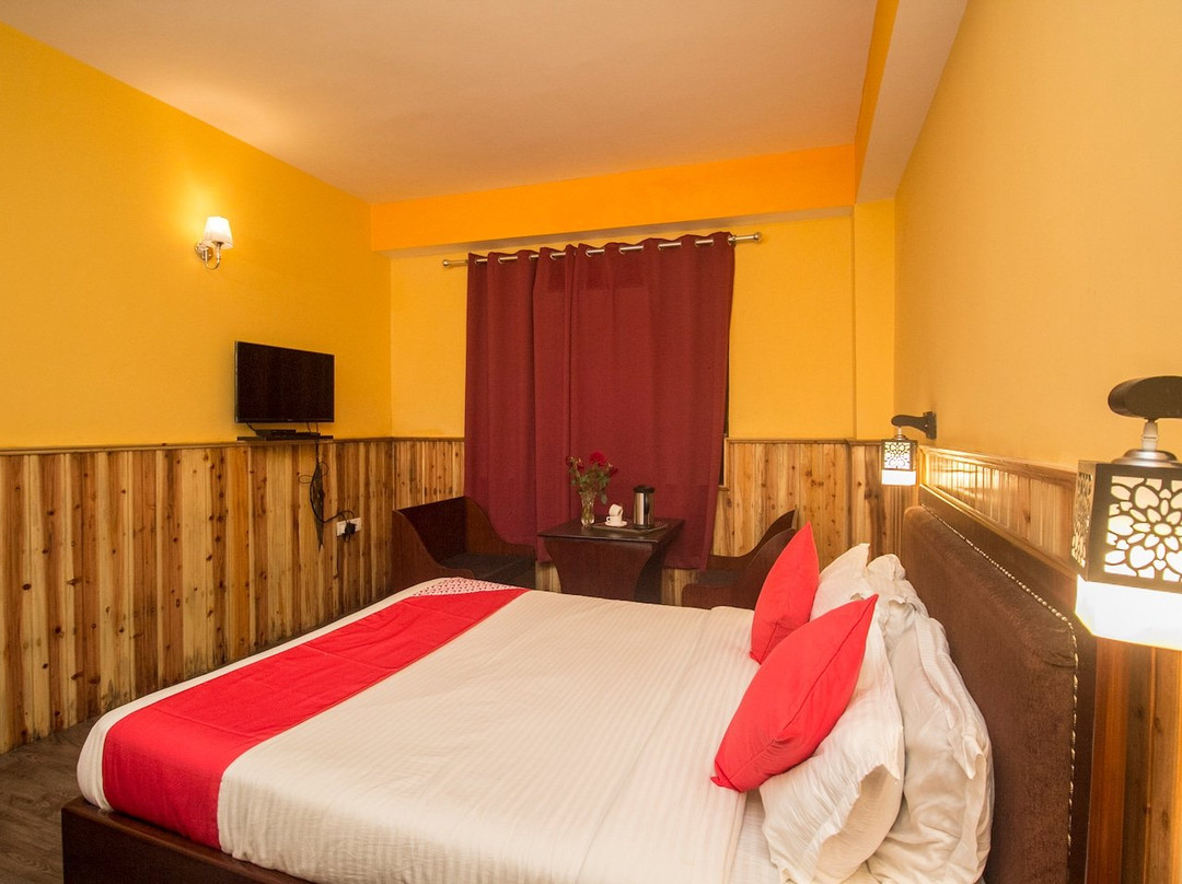 OYO 28377 Juniper Residency主图