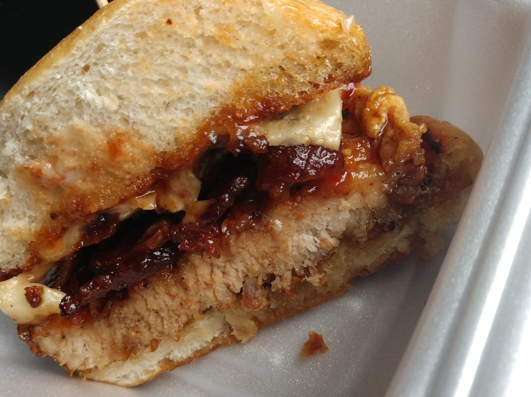 Cosmos餐馆和美食-Honkys Bar and Grill