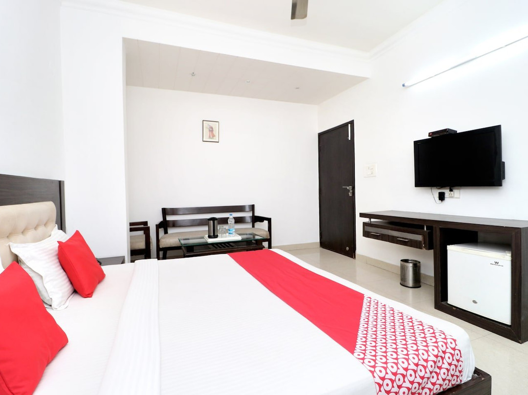 OYO 8627 Hotel Space主图