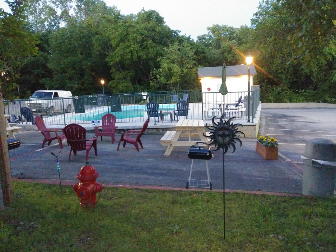 Four Seasons Inn主图