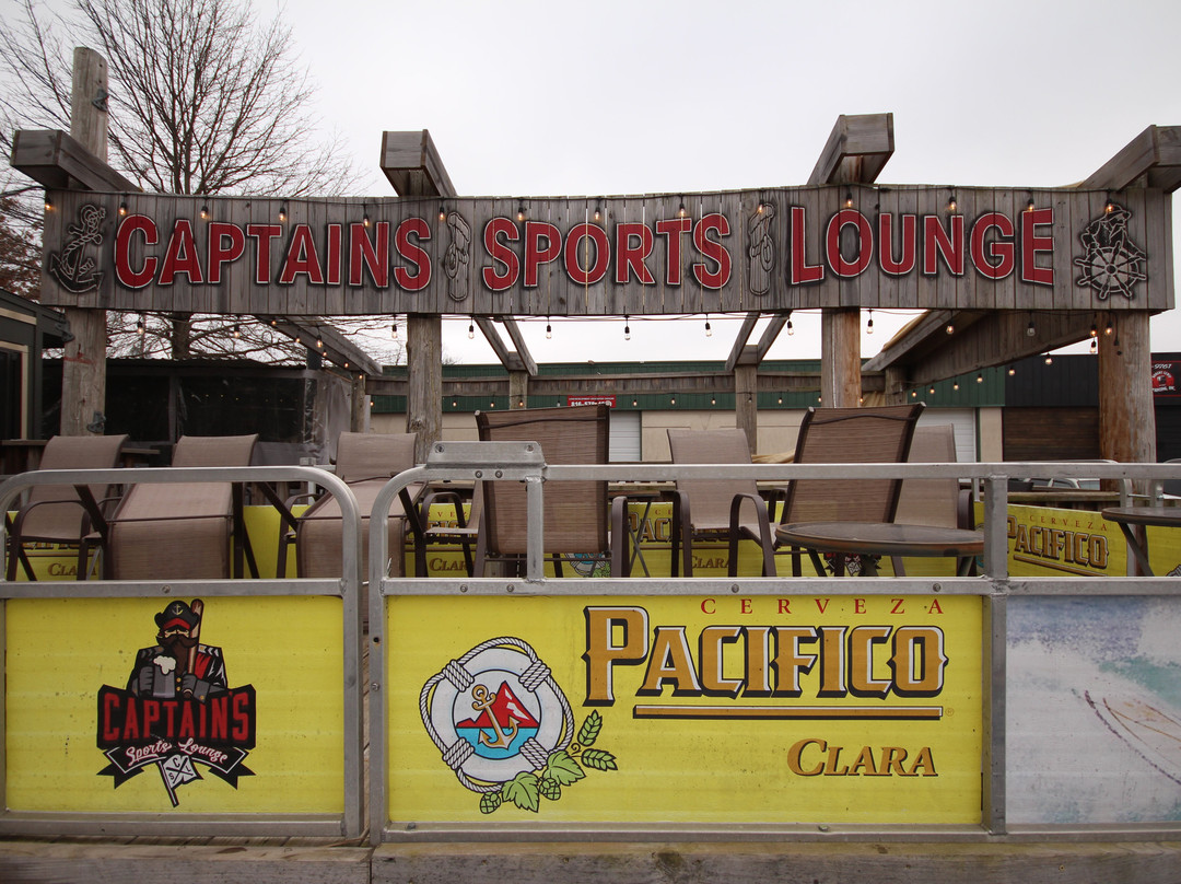 Captain's Sports Lounge