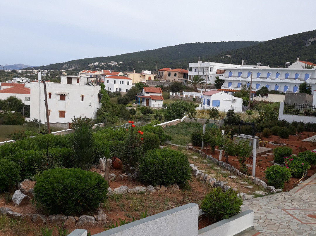 日出一室公寓式酒店主图