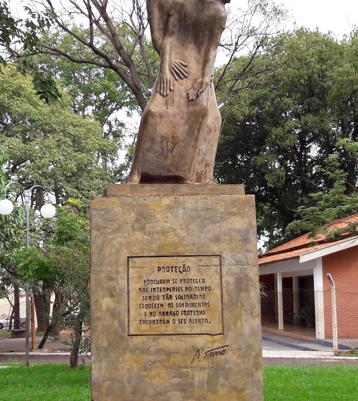 Praca Memorial Adelio Sarro-Andradina必去景点