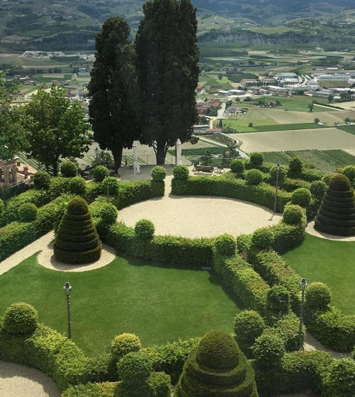 Castello Di Guarene主图