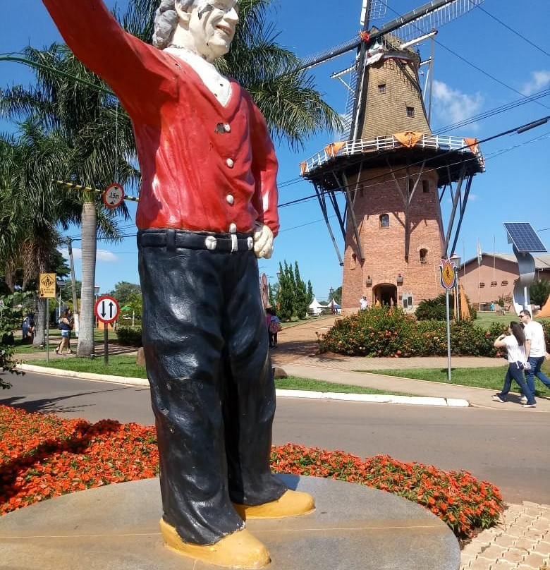 Monumento Piet Schoenmaker景点图片