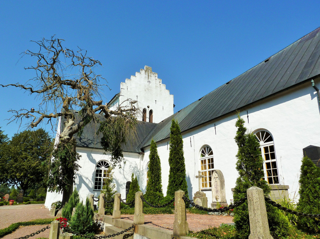 Norra Vrams Kyrka景点图片