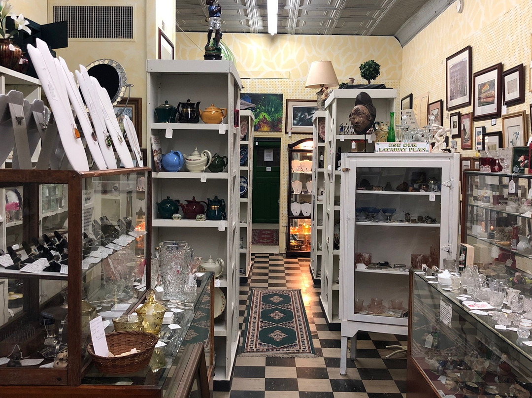 Oakley Hall Antiques & Art, Inc.-Warrenton必去景点