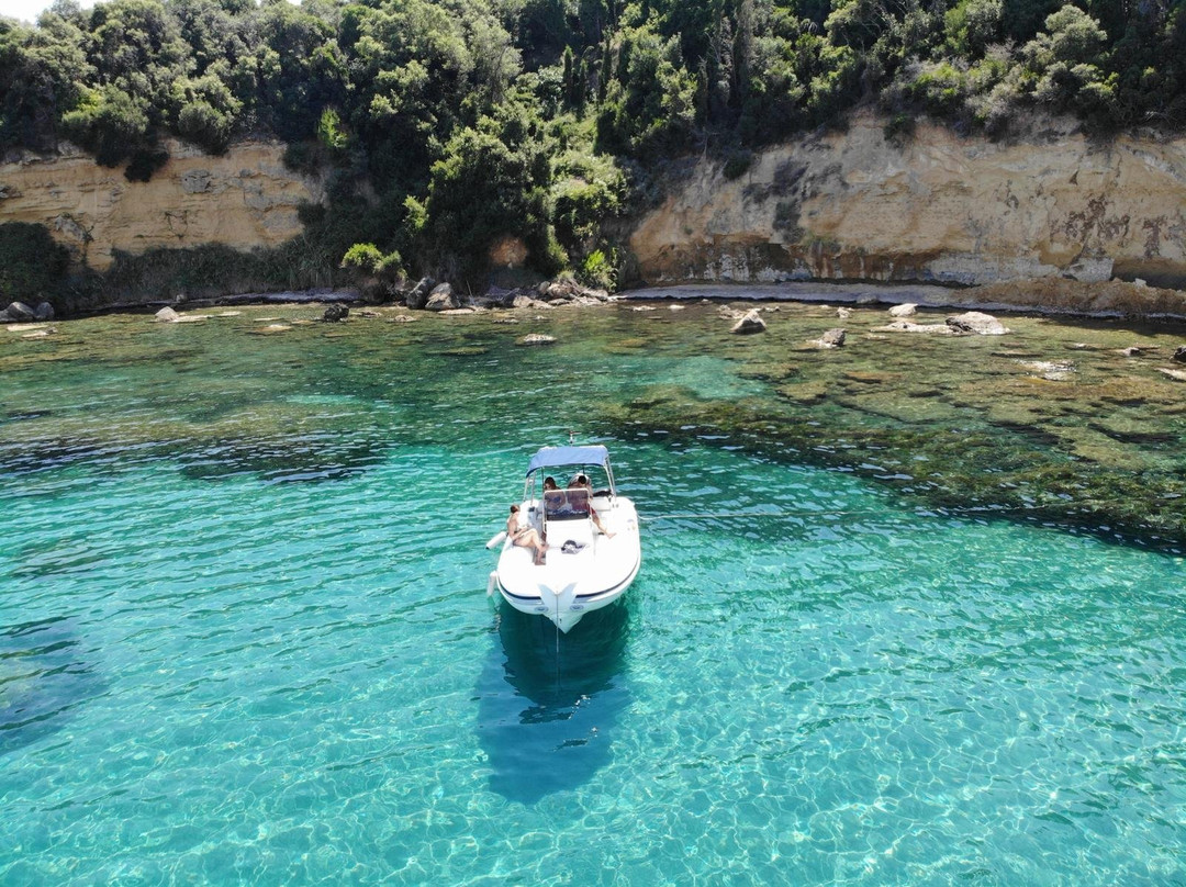 Alfa Marine-卡拉马塔必去景点