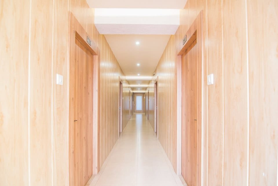 Ratana International主图