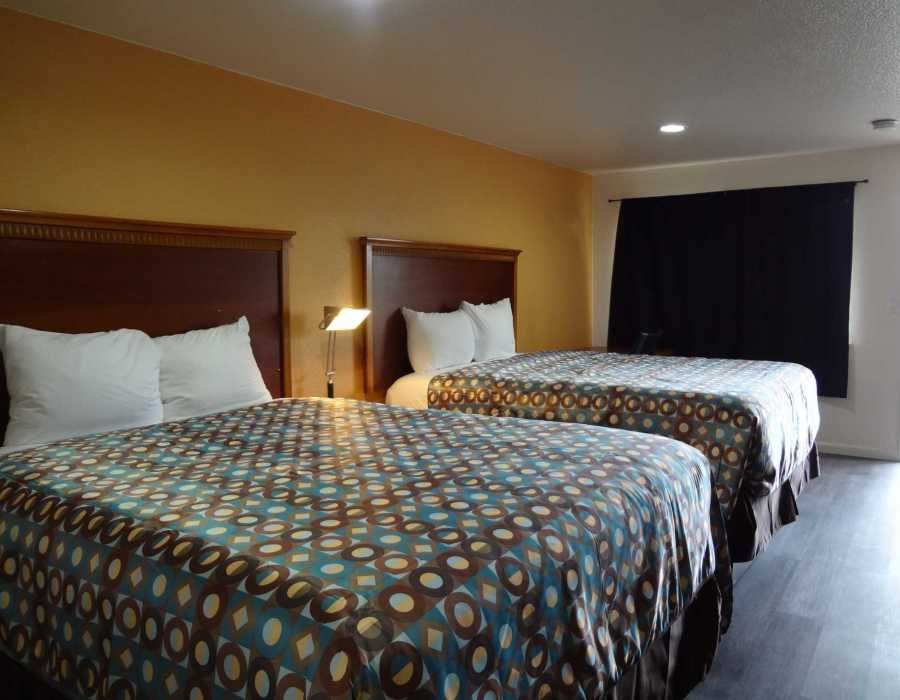 Home Away Inn & Suites主图