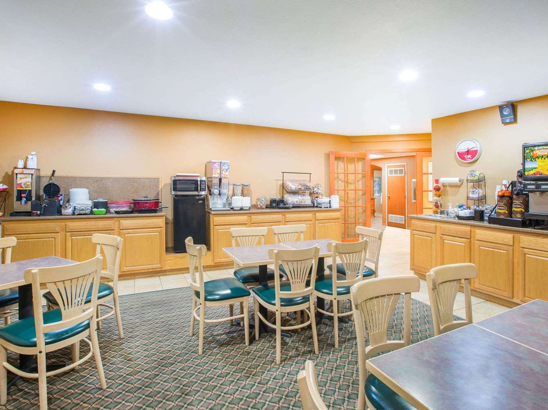 Ramada by Wyndham Spirit Lake/Okoboji主图