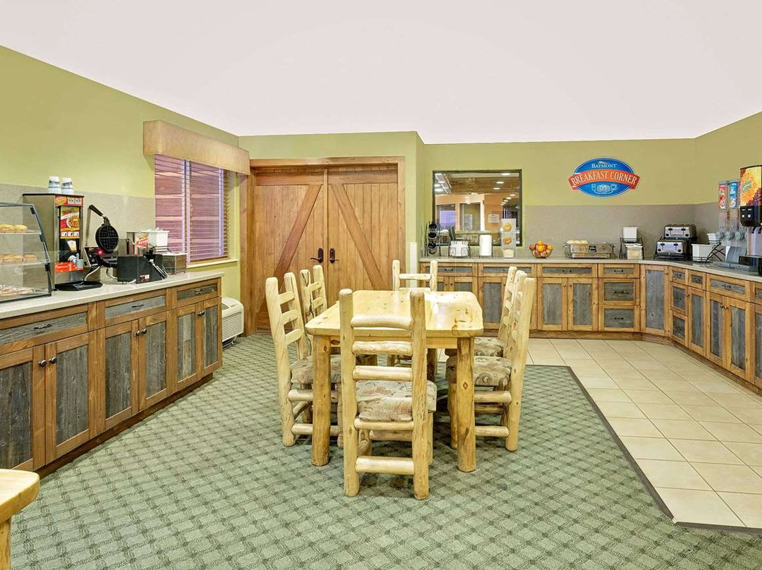 Pinedale Hotel & Suites主图