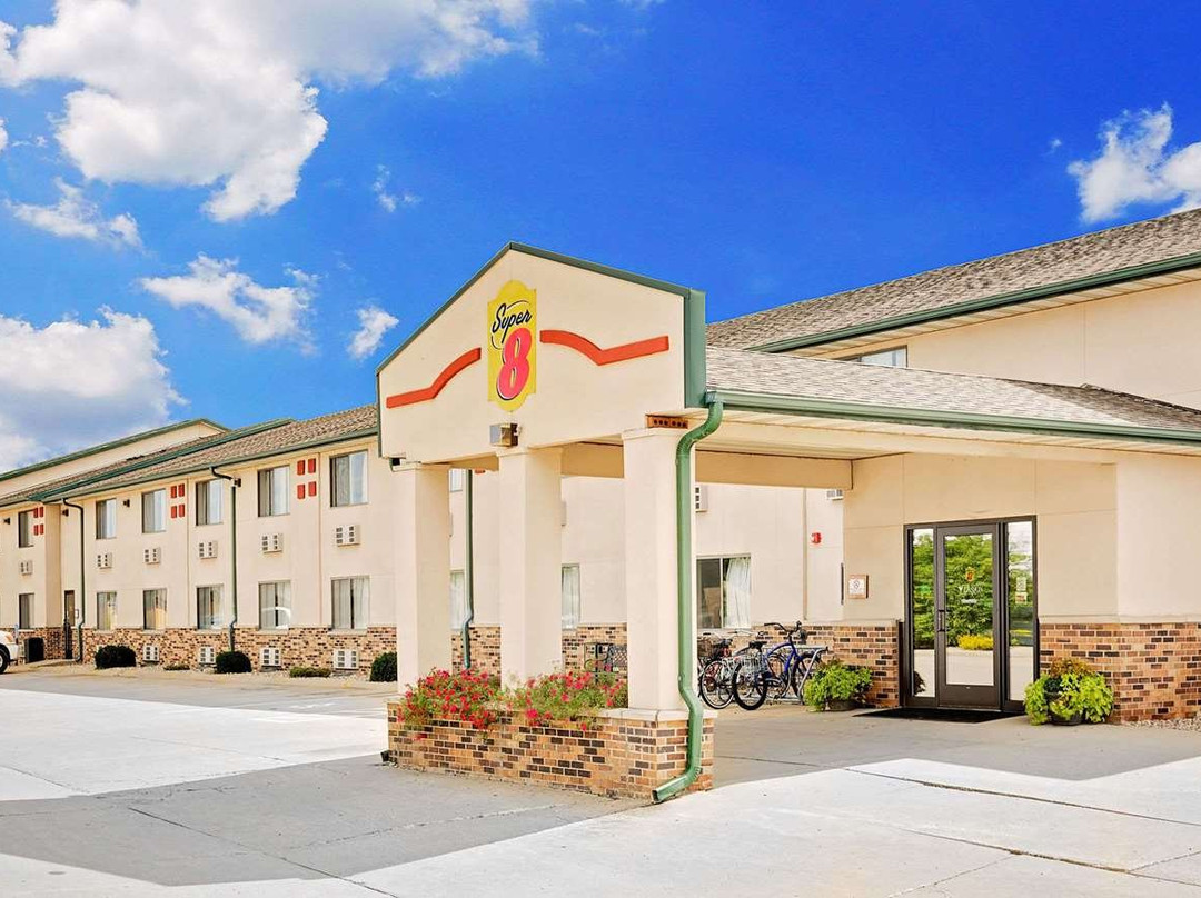 Super 8 by Wyndham St. James主图