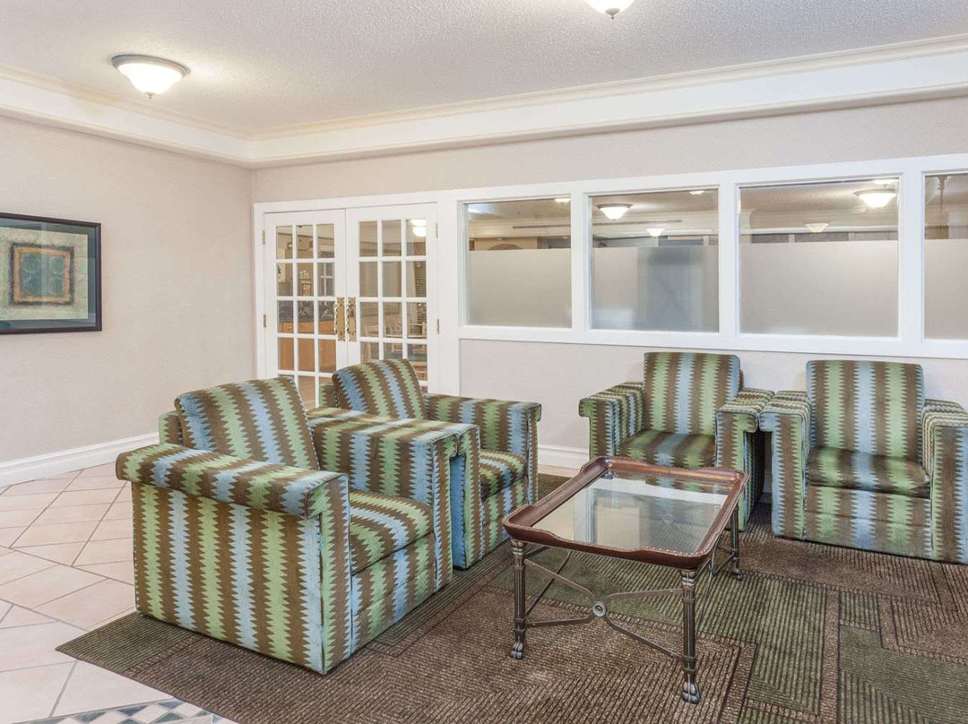 Days Inn & Suites by Wyndham Arlington Heights主图