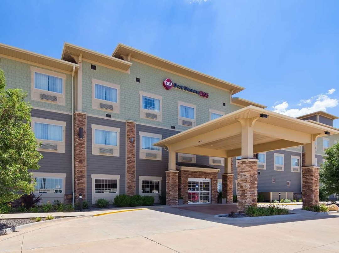 Best Western Plus Butterfield Inn主图