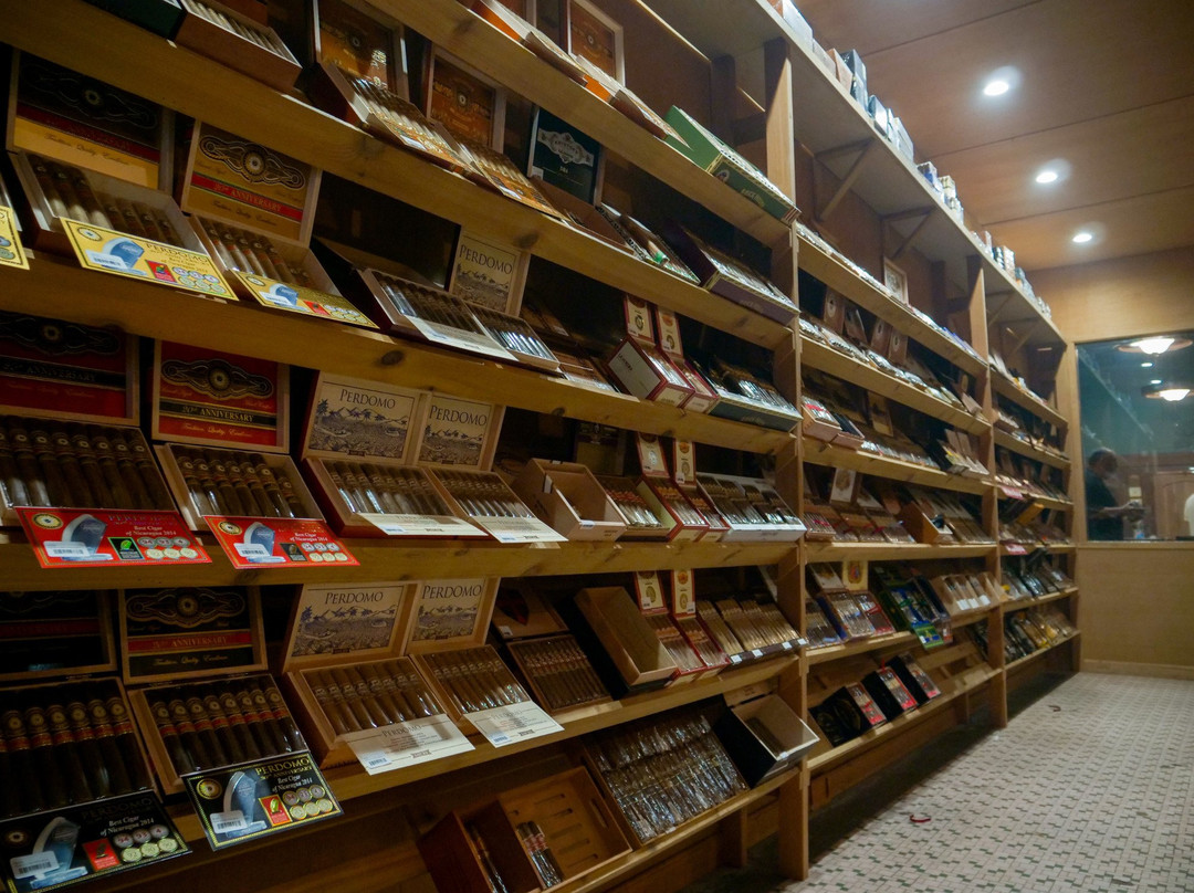 Pap's Cigar Co.景点图片