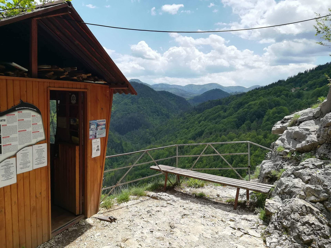 Uhlovica Cave-Mogilitsa必去景点