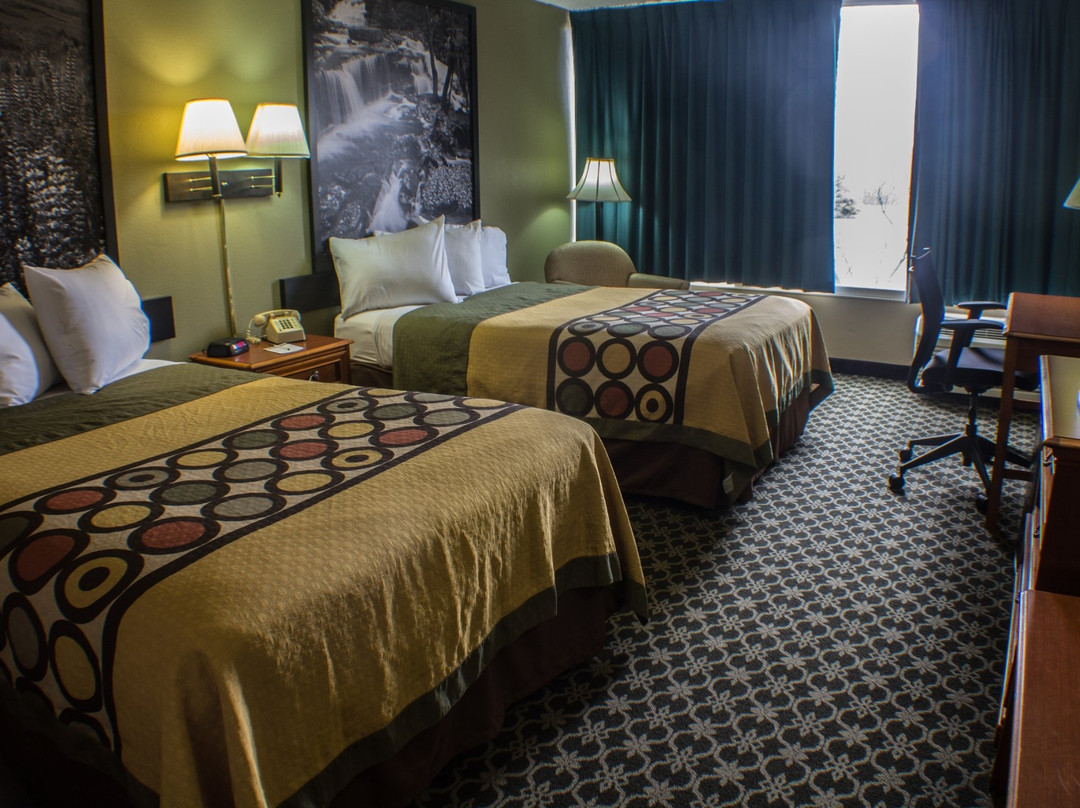 Super 8 by Wyndham Erie / I 90主图