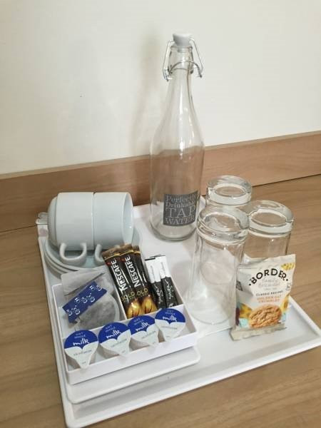 The Westlynne Hotel & Apartments主图