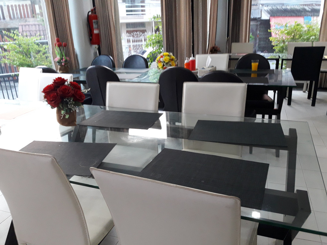 Ma Non Nont Hotel & Apartment主图