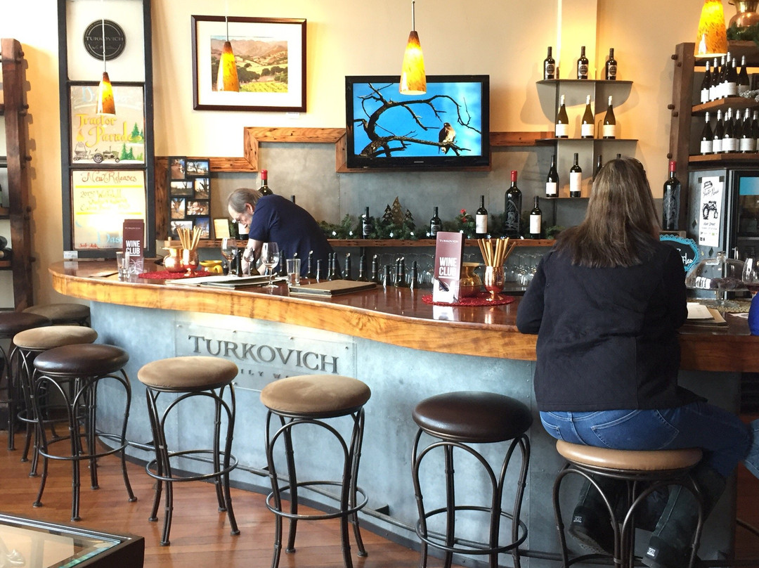 Winters餐馆和美食-Turkovich Family Wines