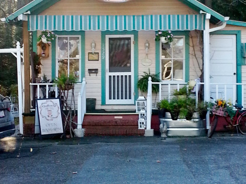 Tuxedo餐馆和美食-A Southern Cup