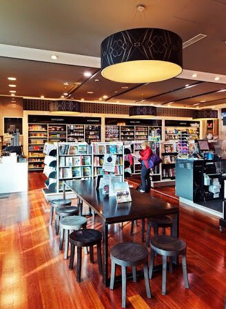 Hume餐馆和美食-Watermark Books & Cafe