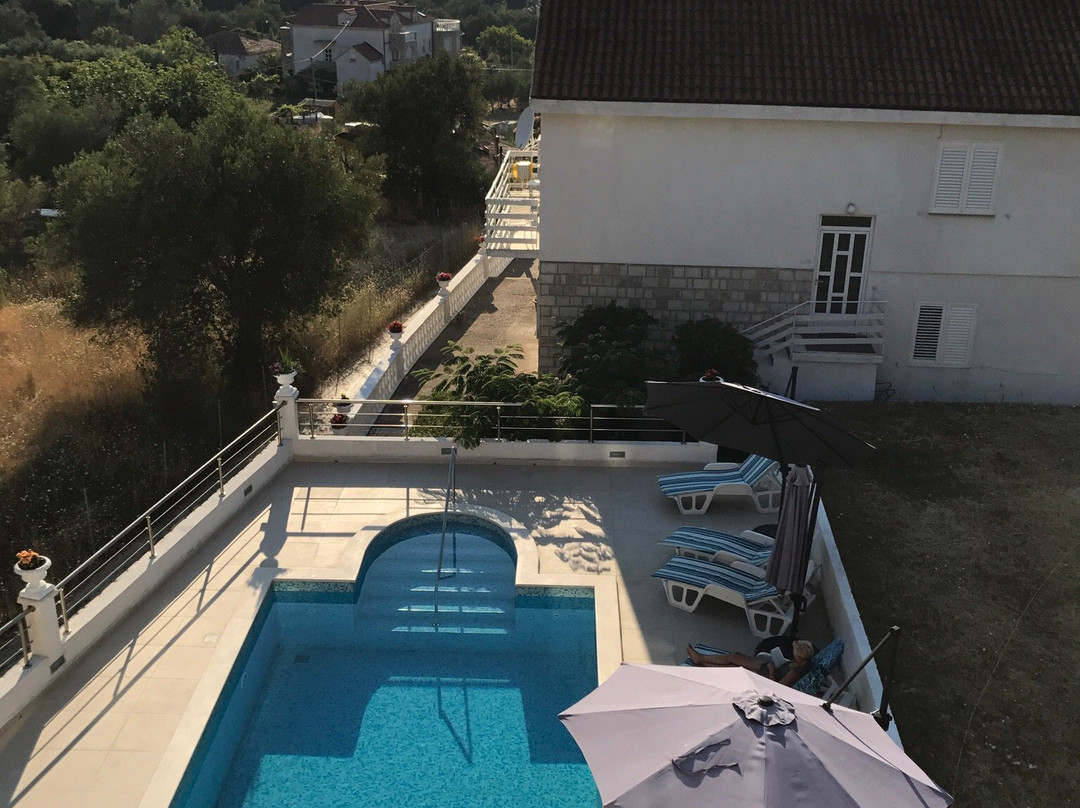 匹萨维克别墅酒店主图