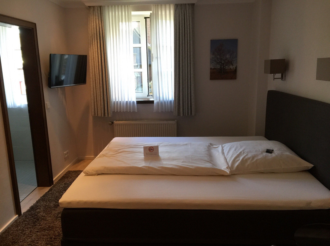 乔斯藤酒店主图