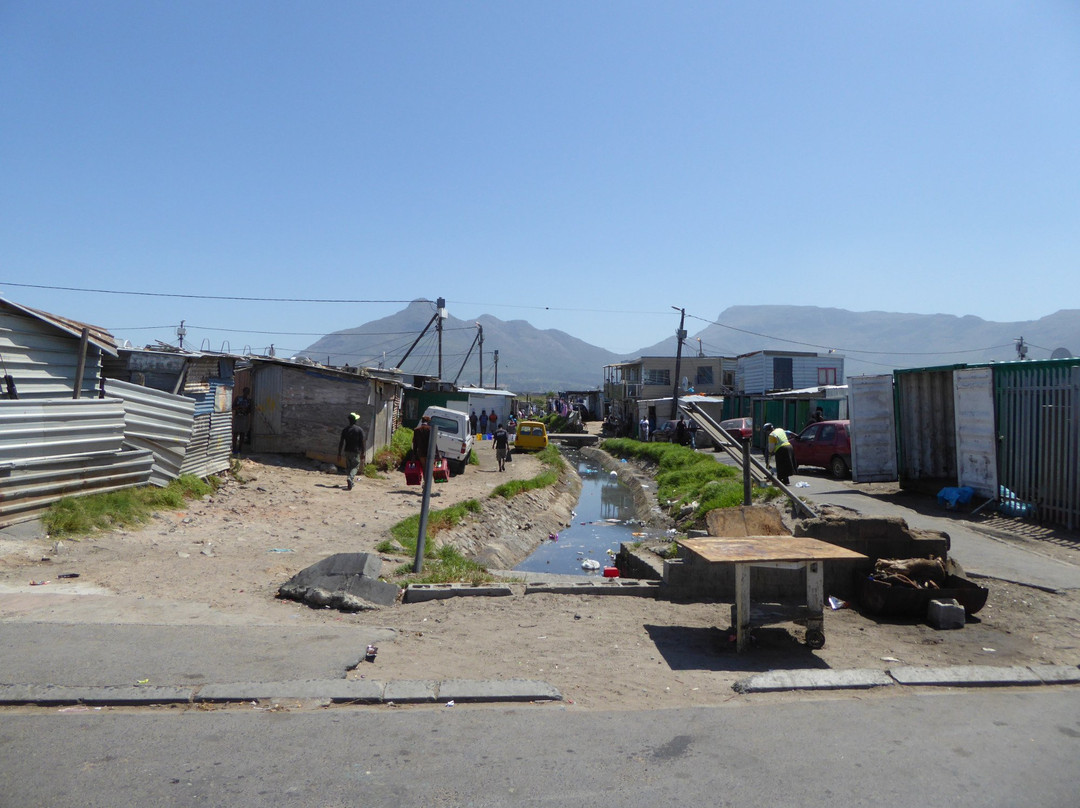 Driftwood Tours and Travel-西门镇必去景点