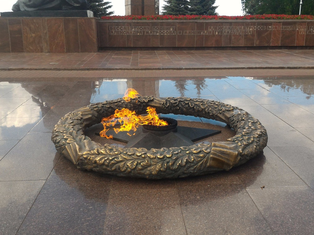 Monument to Minnigali Gubaydullin And Aleksandr Matrosov-乌法必去景点