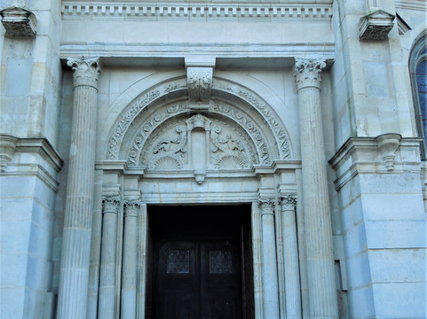 Eglise Saint-Pierre-Saint-Paul-Sarcelles必去景点